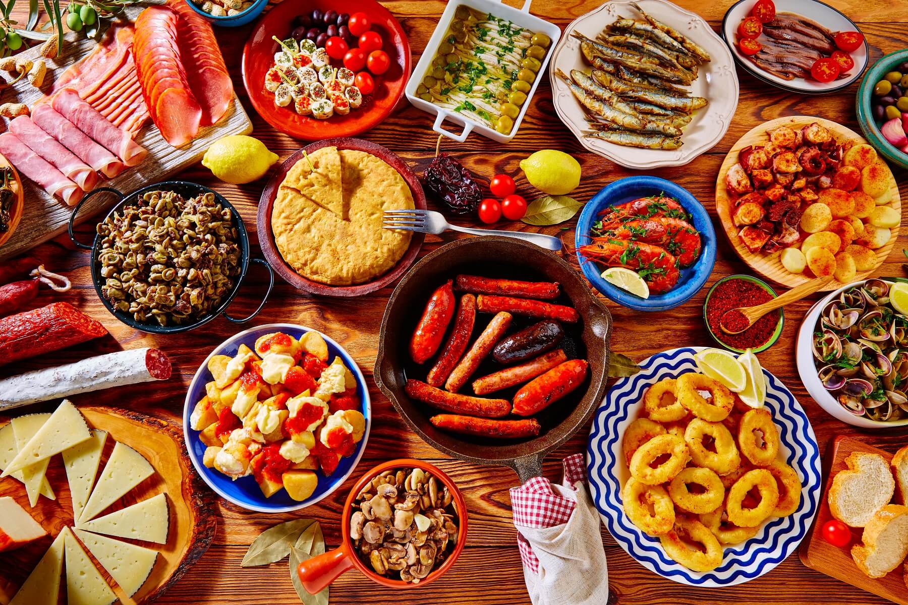 Découvrir madrid : assiettes de tapas à Madrid